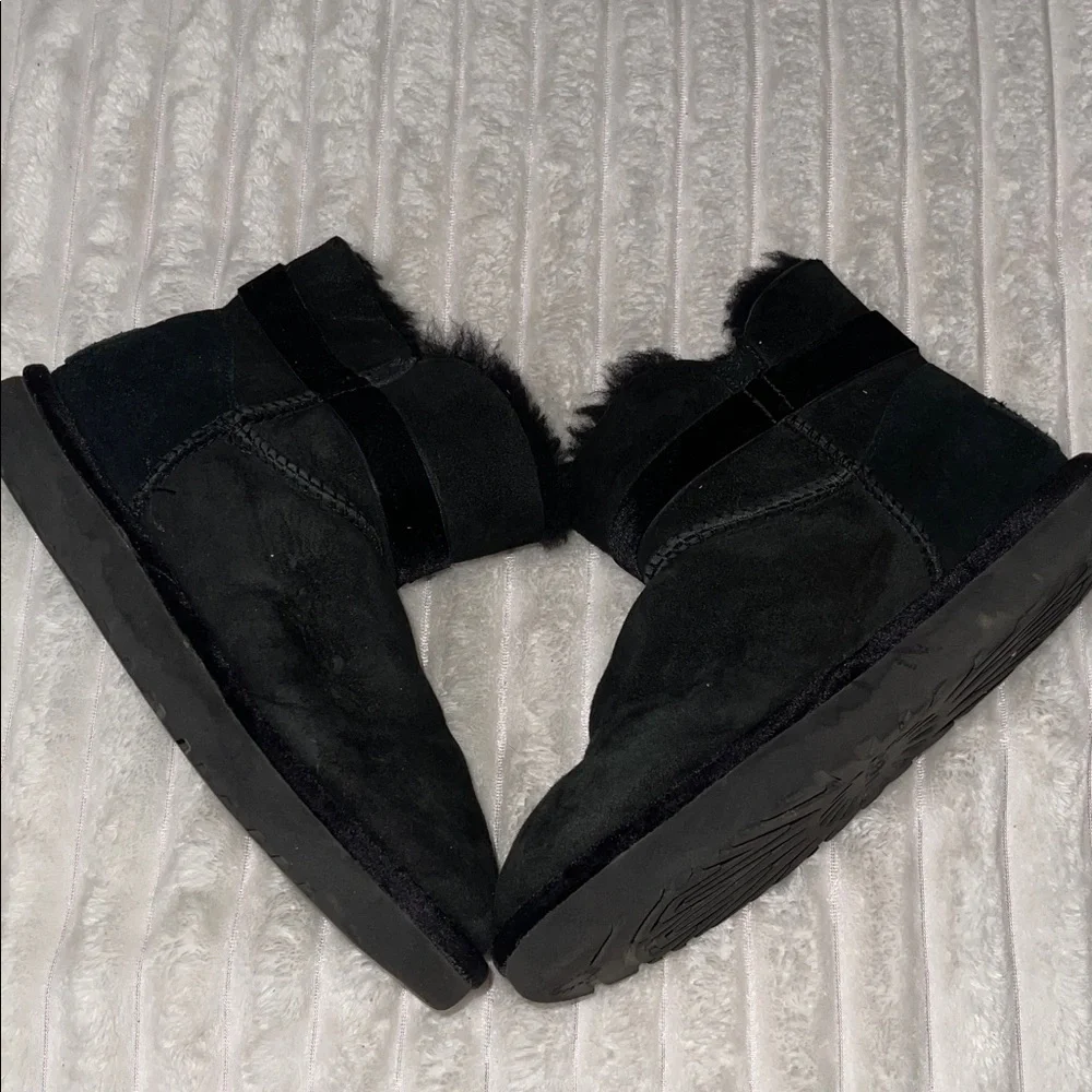 UGG Karlie Brooch Boots | Size 7